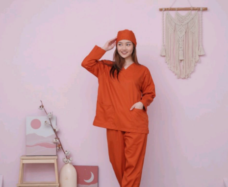 Seragam scrub medis orange wanita lengkap dengan penutup kepala desain nyaman