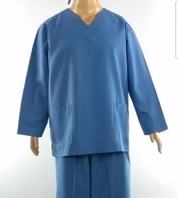 Seragam operasi medis biru lengkap dengan masker dan penutup kepala untuk tenaga kesehatan