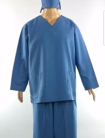 Seragam operasi medis biru lengkap dengan masker dan penutup kepala untuk tenaga kesehatan