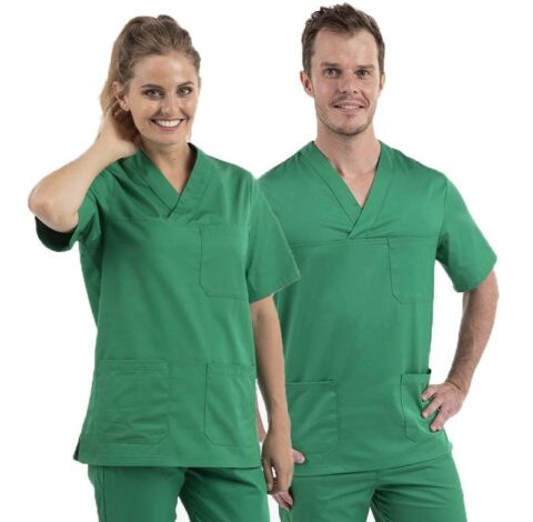 Seragam scrub medis hijau pria dan wanita dengan model V-neck dan kantong depan
