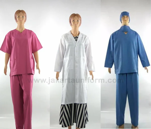 Seragam medis lengkap terdiri dari scrub pink, jas dokter putih, dan set operasi biru tenaga kesehatan